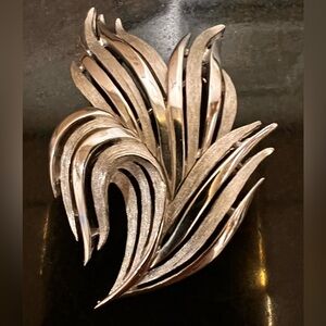 Vintage 1960’s Crown Trifari Leaf Plume Brooch Brushed/ Polished Silver Tone